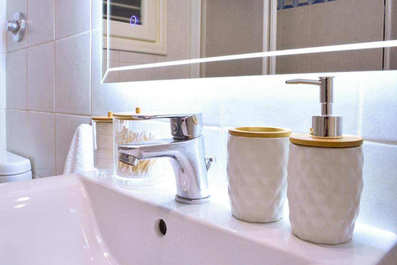 Your Comfy Apartment In Acropolis Area Atene Esterno foto